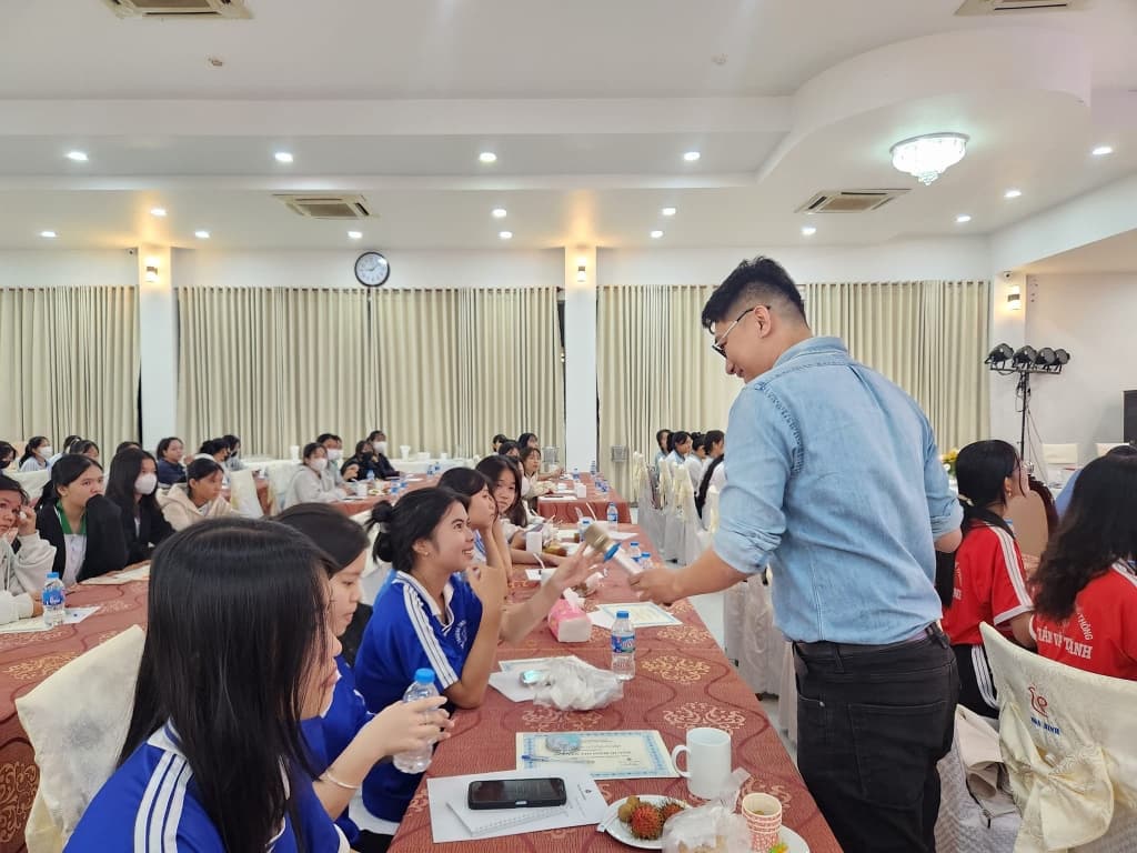 Dr. Le Phuc Hai - PhD Researcher & Digital Transformation Expert